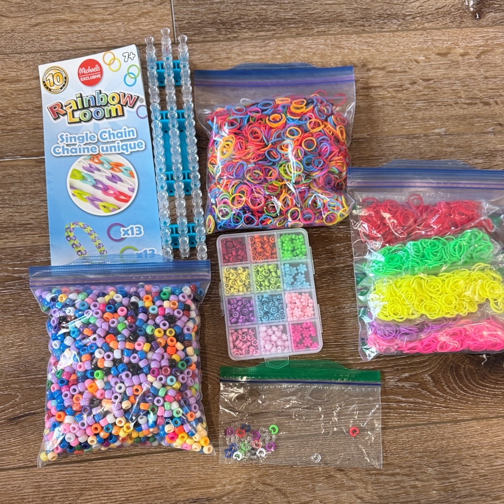 Rainbow Loom and Beads Bundle